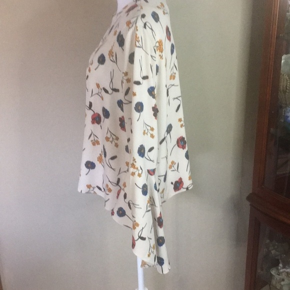 Carmen Marc Valvo Floral Bell Sleeve Blouse - Picture 4 of 9